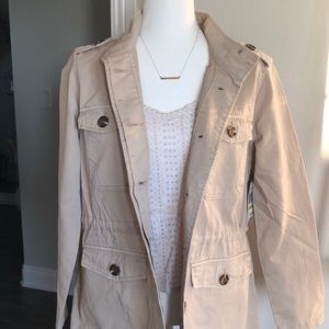 NWT KENSIE ANORAK PALE KHAKI JACKET MEDIUM SIZE.